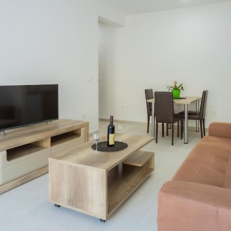 Grejm Lux Family Apartments Petrovac ภายนอก รูปภาพ