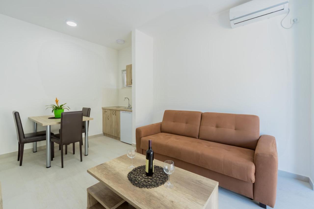 Grejm Lux Family Apartments Petrovac ภายนอก รูปภาพ