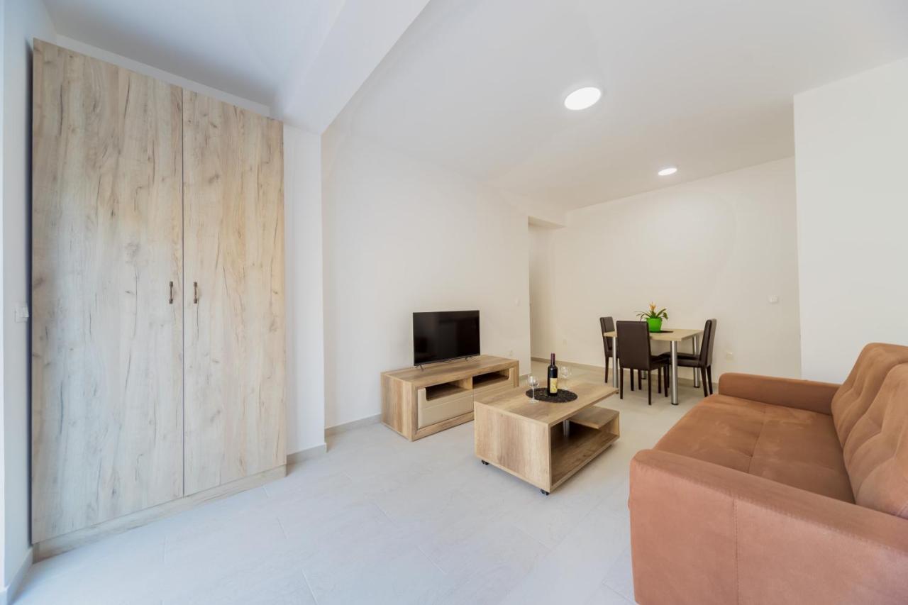 Grejm Lux Family Apartments Petrovac ภายนอก รูปภาพ